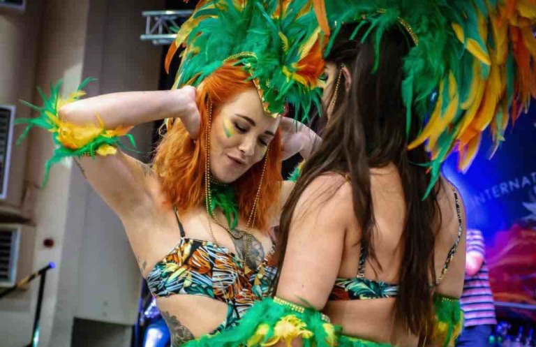 hire mardi gras performers