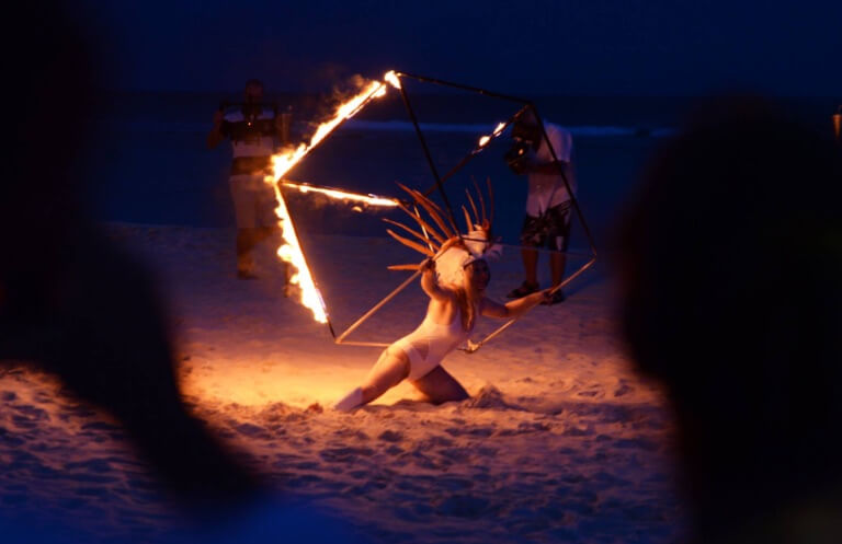 hire a spinning cube performer