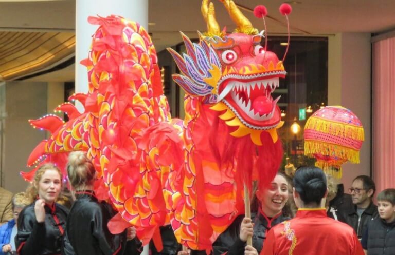 Chinese dragon performers oddle 2