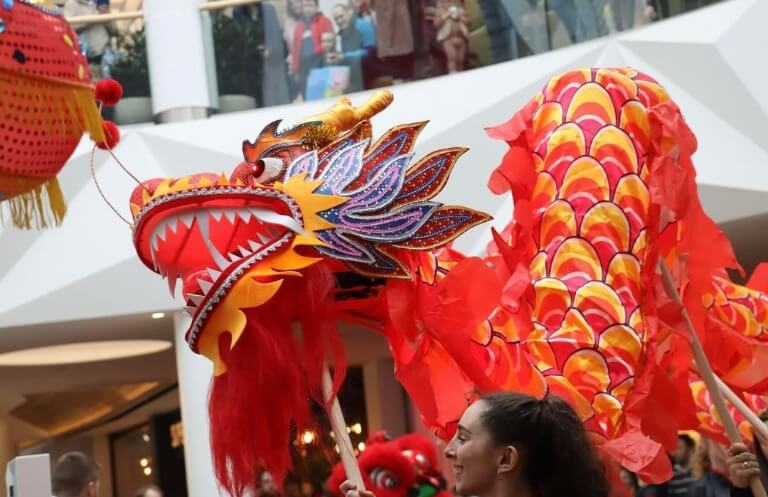 Chinese dragon performers oddle 6